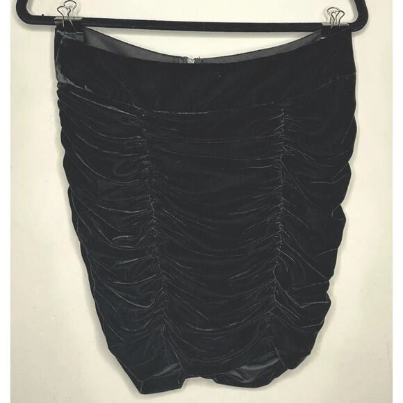 Solid Jet Black Sexy Ruched Velvet Mini Skirt Zip Back Stretch Medium - Picture 2 of 13